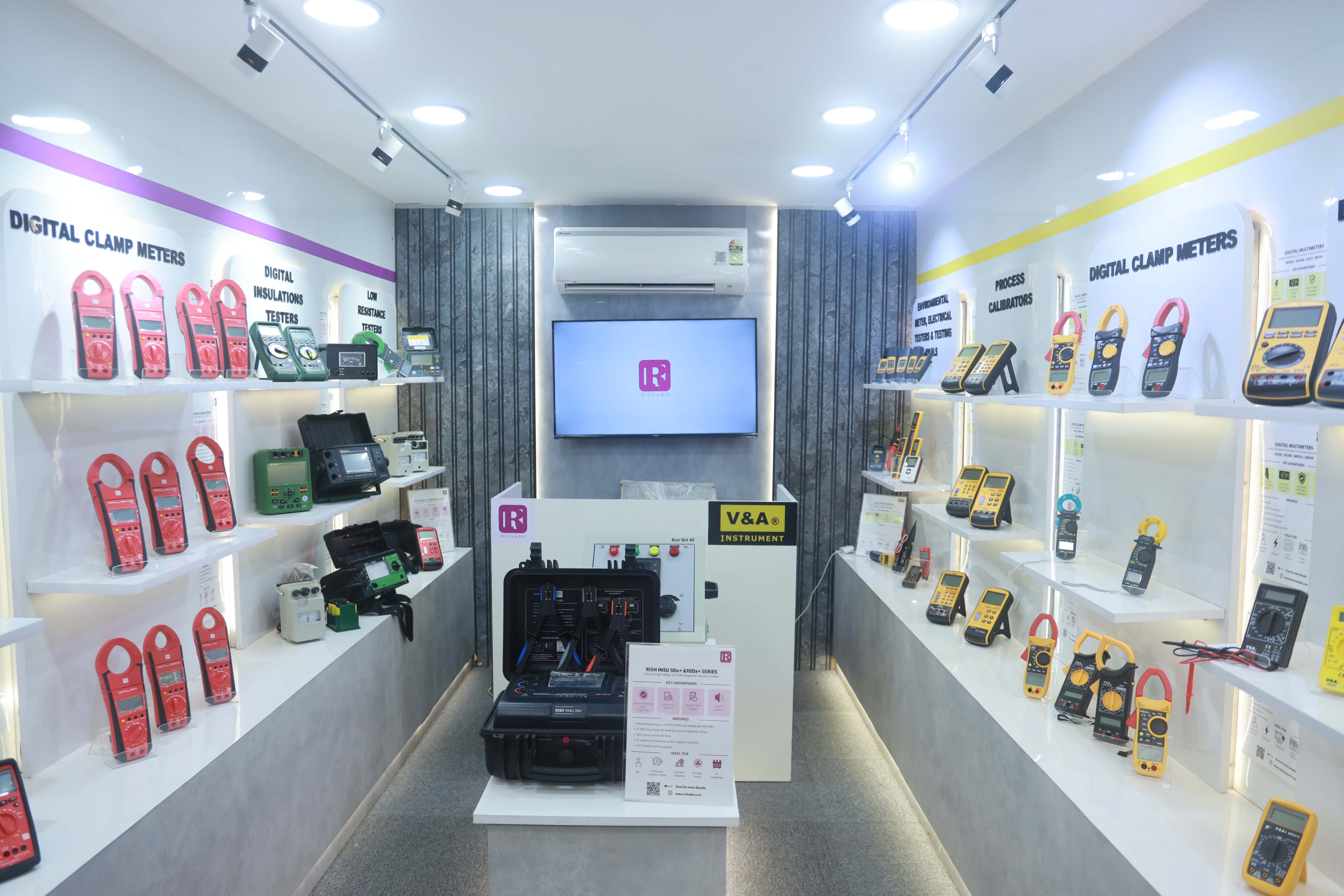 Introducing the Rishabh & V&A TMI Experience Center, Delhi