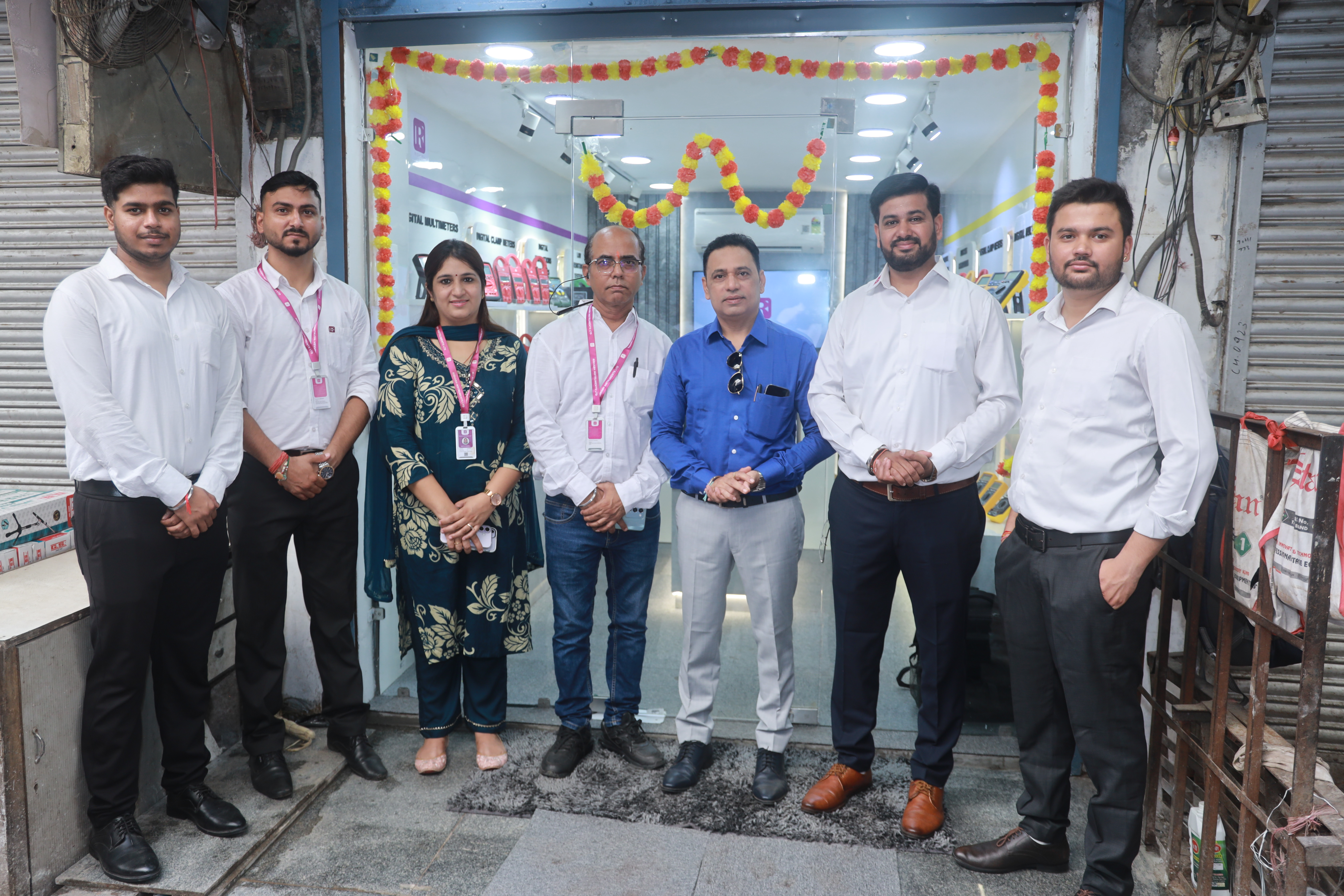 Introducing the Rishabh & V&A TMI Experience Center, Delhi