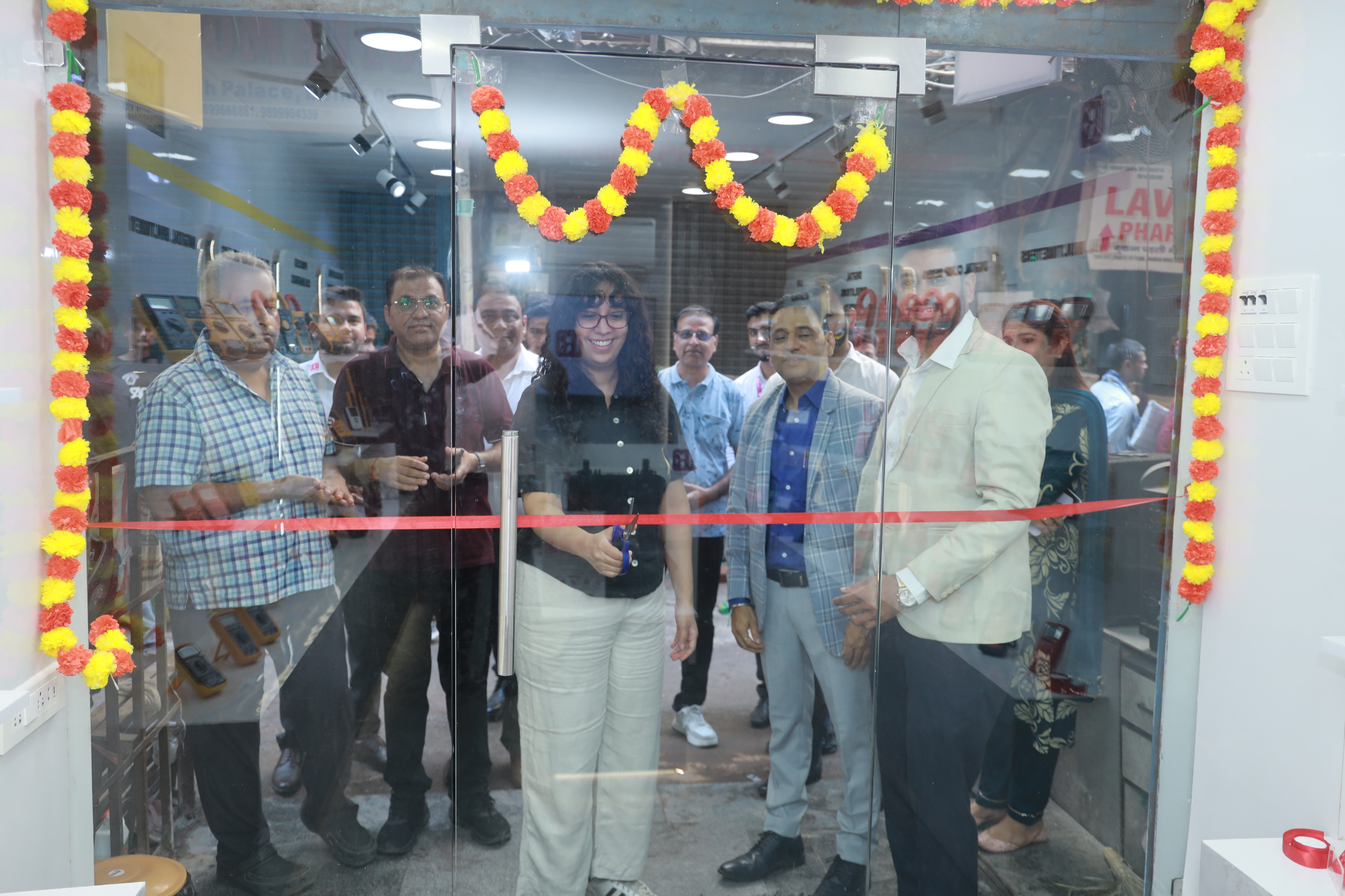 Introducing the Rishabh & V&A TMI Experience Center, Delhi